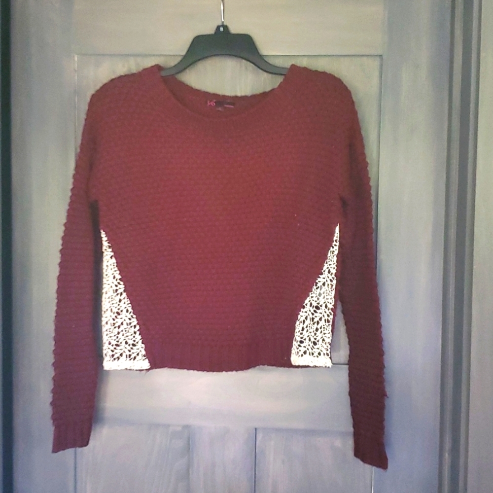Maroon knit sweater
